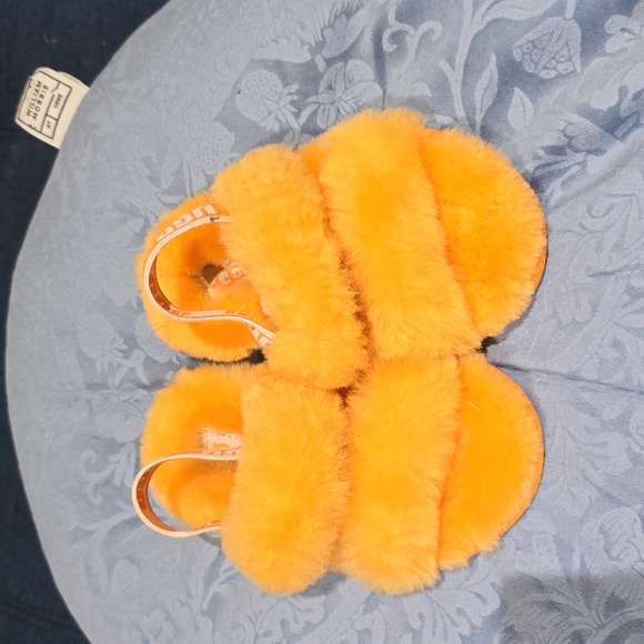 Toddler uggs size 8 orange - Picture 2 of 6